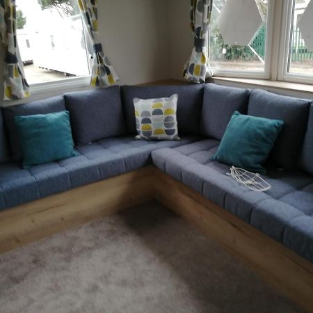69R Seawick 2 Bedroom Caravan . New For 2022 Saint Osyth エクステリア 写真